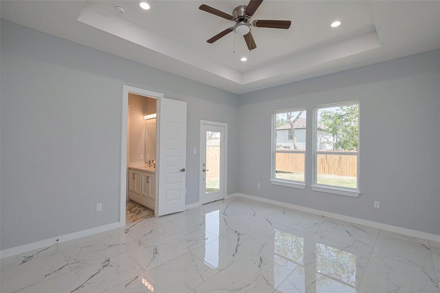 Spacious, unfurnished interior of a new home in , Houston (Image 37).