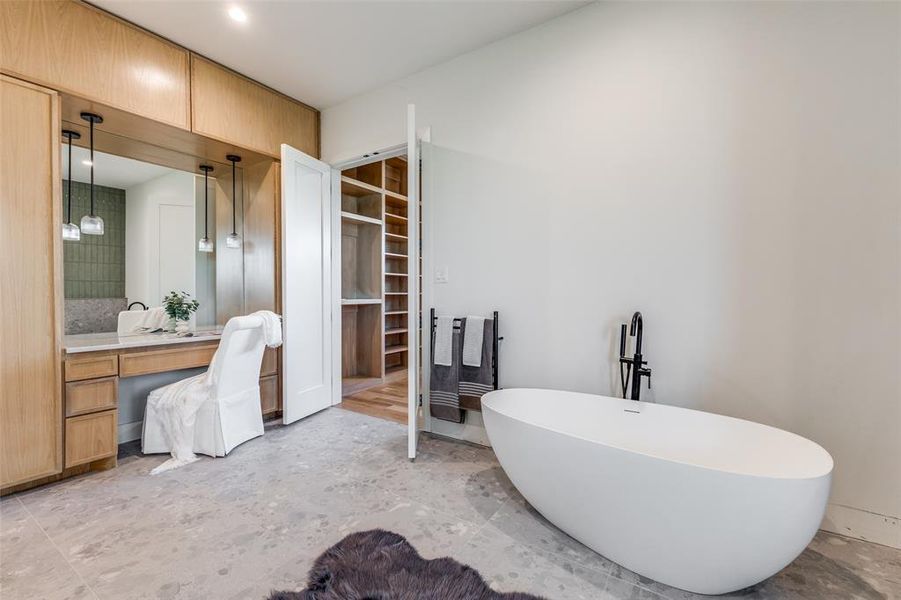 Furnished interior view inside a new home in , Dallas (Image 28). Furnished interior view inside a new home in , Dallas (Image 28).