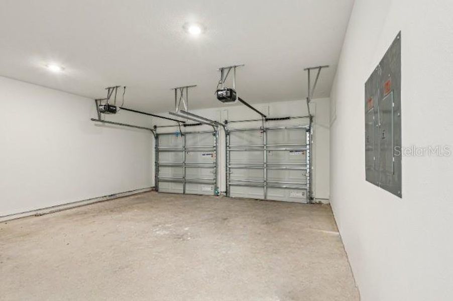 Spacious, unfurnished interior of a new home in Northlake Traditional, Winter Garden (Image 26). Spacious, unfurnished interior of a new home in Northlake Traditional, Winter Garden (Image 26).