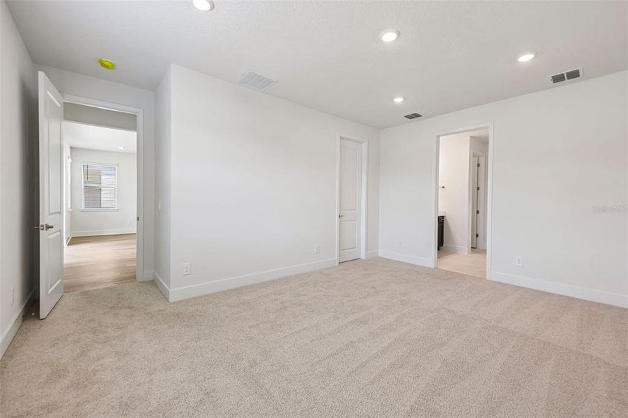 Spacious, unfurnished interior of a new home in Ridgehaven - Signature Series, Ormond Beach (Image 43). Spacious, unfurnished interior of a new home in Ridgehaven - Signature Series, Ormond Beach (Image 43).