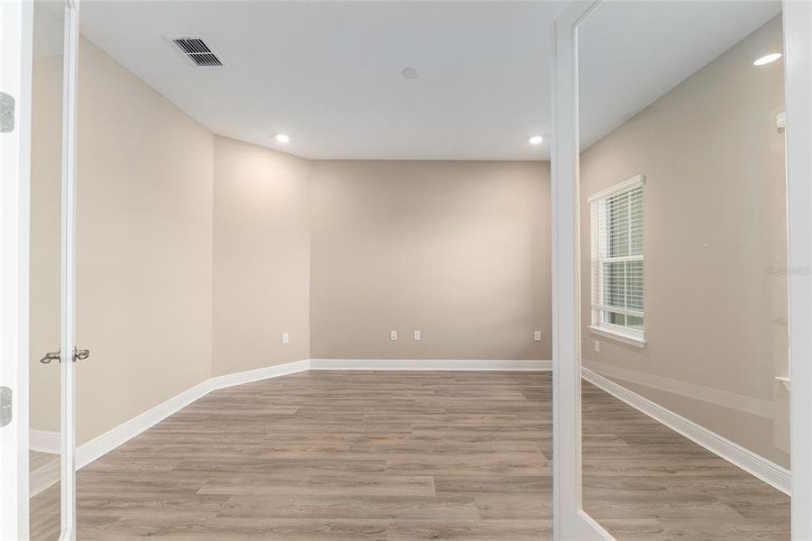 Spacious, unfurnished interior of a new home in , Ocala (Image 43).