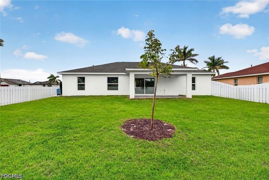 Exterior details and patio area of a home in Cape Coral, Cape Coral (Image 21).