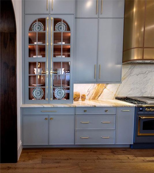 Furnished interior view inside a new home in , Southlake (Image 11).