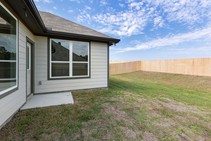 Exterior details and patio area of a home in Sterling Ridge, Huntsville (Image 3). Exterior details and patio area of a home in Sterling Ridge, Huntsville (Image 3).