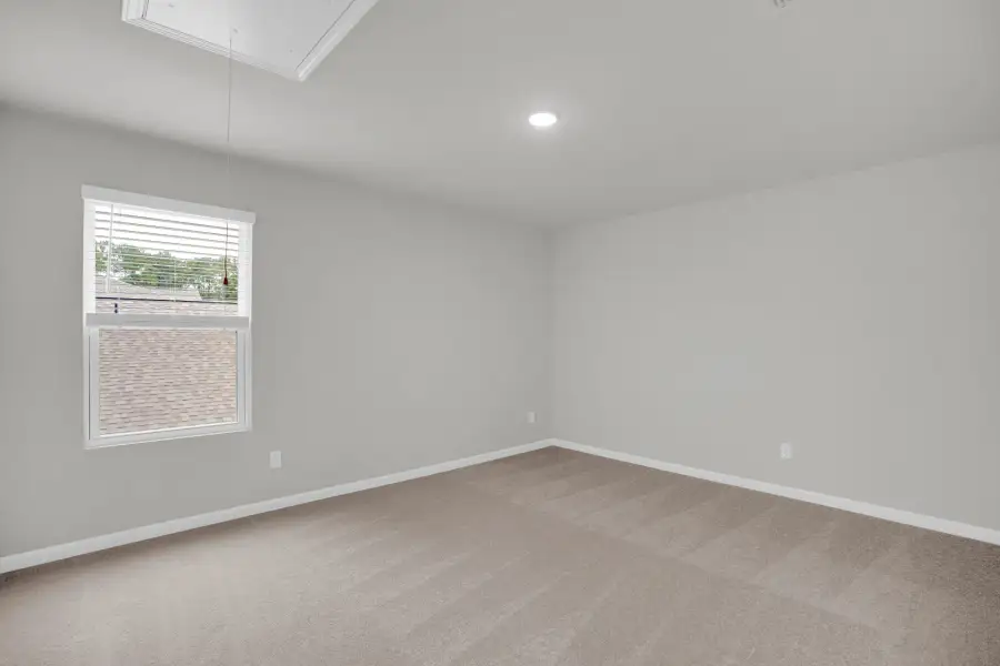 Spacious, unfurnished interior of a new home in Bradford Pointe, Summerville (Image 34).