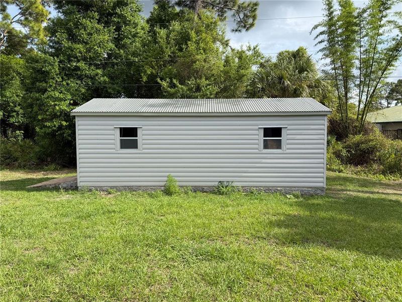 Exterior details and patio area of a home in , Port Charlotte (Image 3).