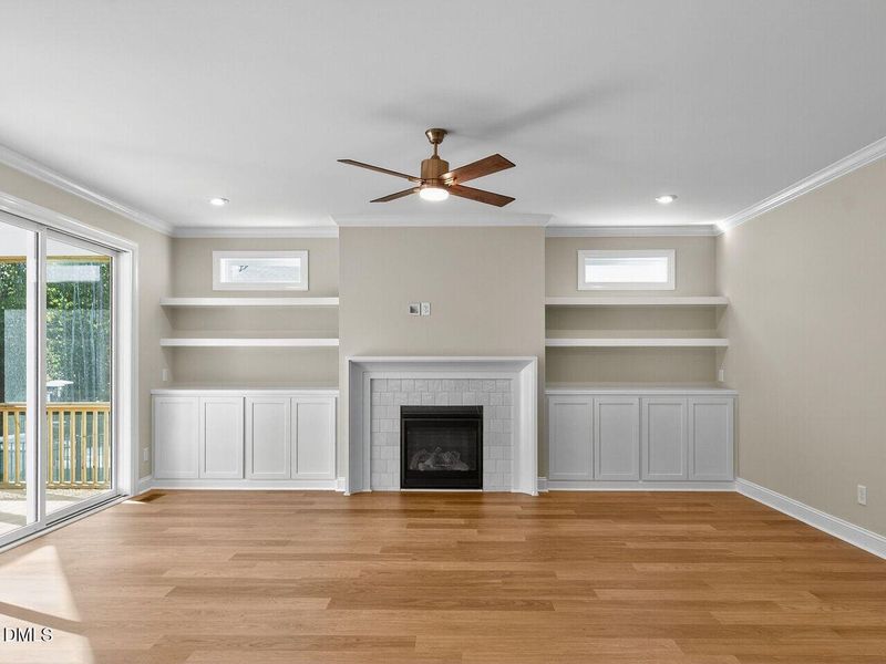 006-1280x960-living-room