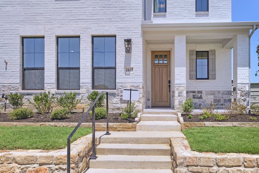1612 Ramble - Front Entryway