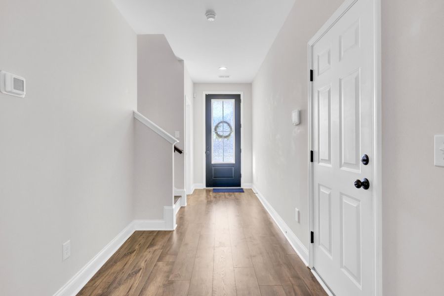 Spacious, unfurnished interior of a new home in , Goose Creek (Image 28).