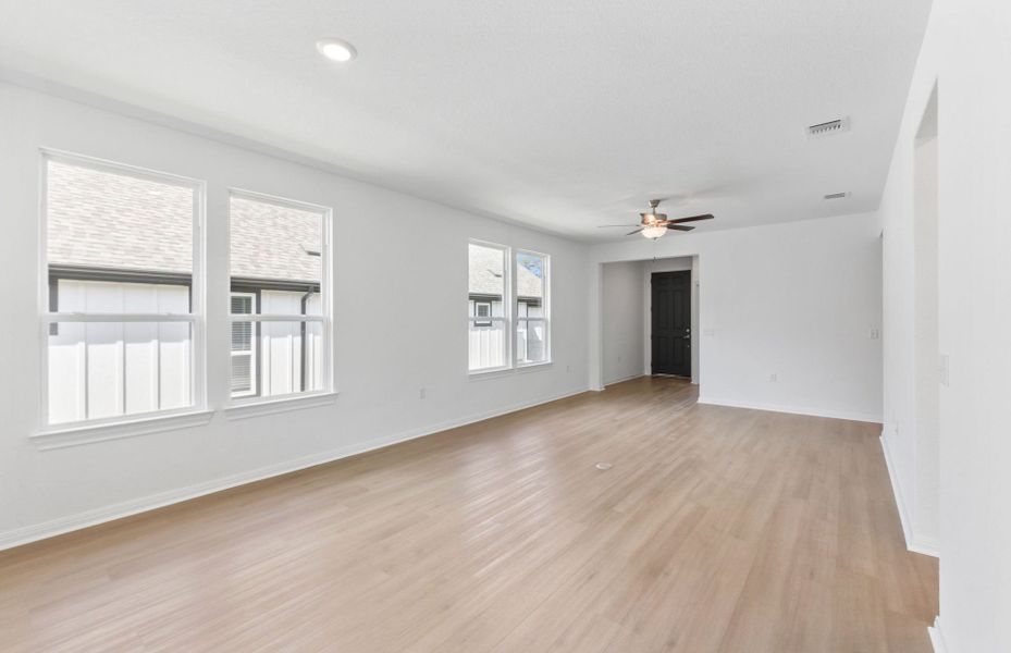 Spacious, unfurnished interior of a new home in Sun City Texas, Georgetown (Image 30). Spacious, unfurnished interior of a new home in Sun City Texas, Georgetown (Image 30).