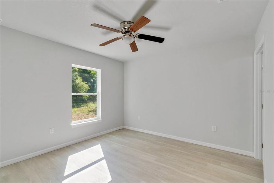 Spacious, unfurnished interior of a new home in , Williston (Image 23).