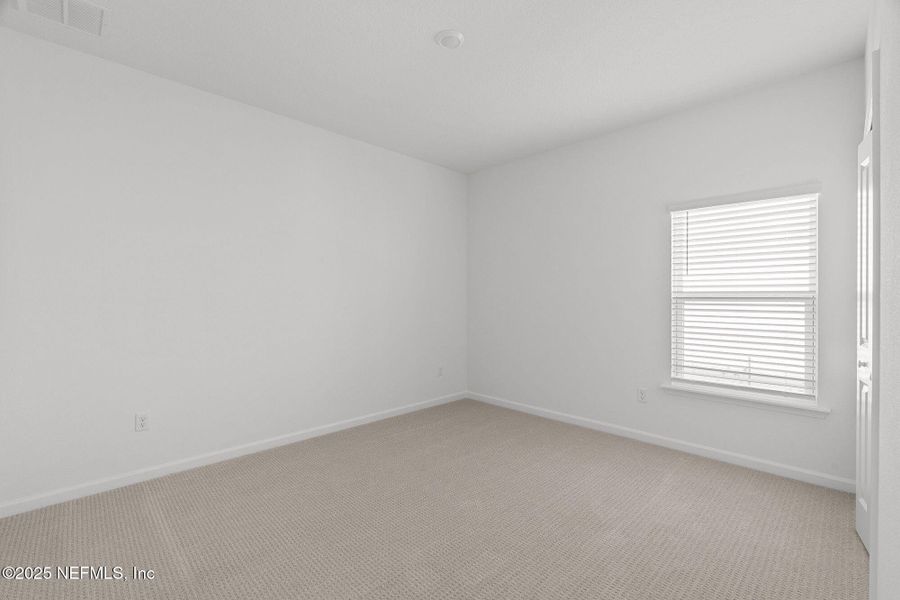 Spacious, unfurnished interior of a new home in Beacon Lake, St. Augustine (Image 27).