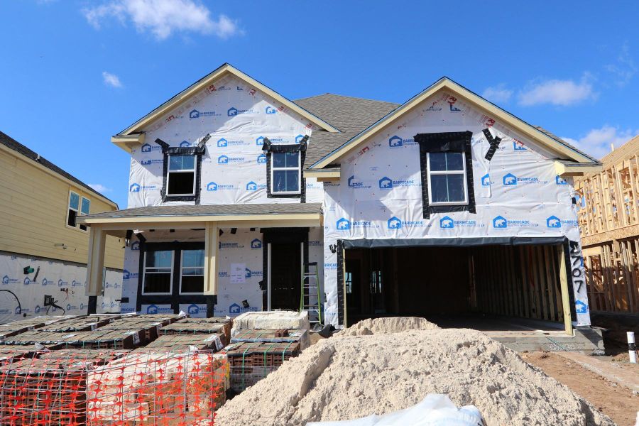 Two story home with 4 beds, 3.5 baths, and 2 car garage