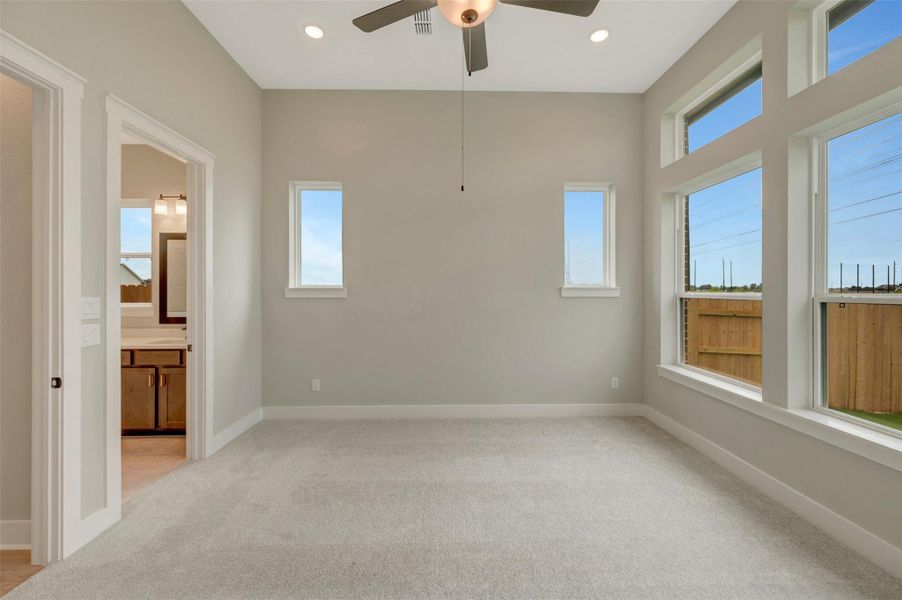 Spacious, unfurnished interior of a new home in Elyson - Reserve Collection, Katy (Image 26).