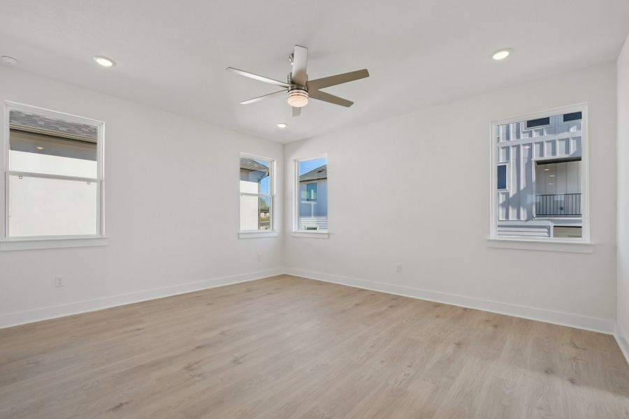 Spacious, unfurnished interior of a new home in Foxfield, Austin (Image 29).