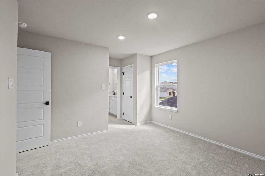 Spacious, unfurnished interior of a new home in Royal Crest, San Antonio (Image 39).