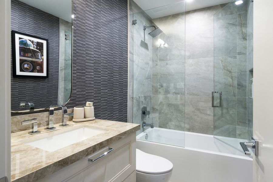 Guest Bath 3