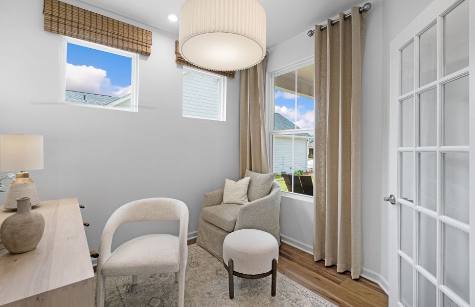 Furnished interior view inside a new home in Del Webb at Lake Oconee, Greensboro (Image 1). Furnished interior view inside a new home in Del Webb at Lake Oconee, Greensboro (Image 1).