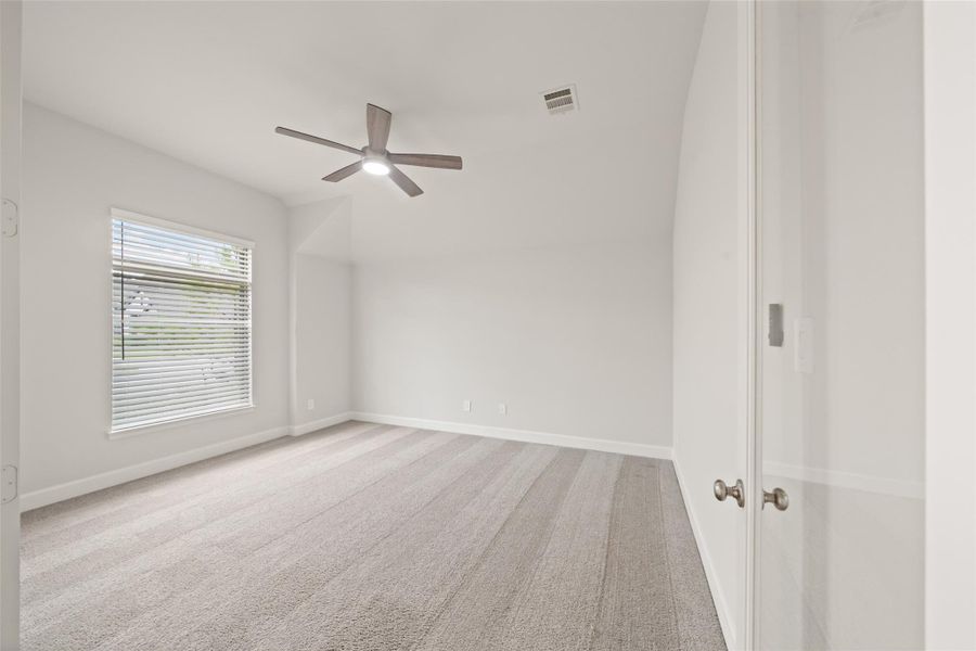 Spacious, unfurnished interior of a new home in The Woodlands Hills 60', Willis (Image 14). Spacious, unfurnished interior of a new home in The Woodlands Hills 60', Willis (Image 14).