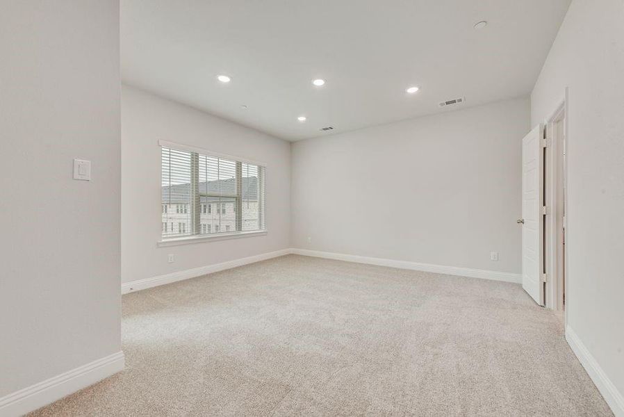 Spacious, unfurnished interior of a new home in , Frisco (Image 22).
