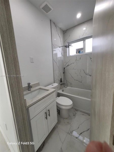 Furnished interior view inside a new home in , Lehigh Acres (Image 3).