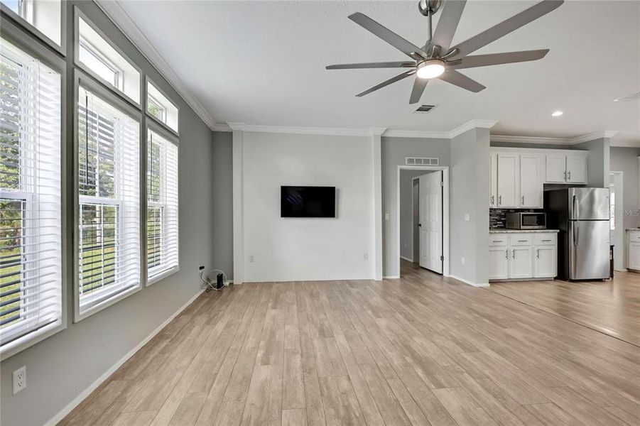 Spacious, unfurnished interior of a new home in , Homosassa (Image 19).