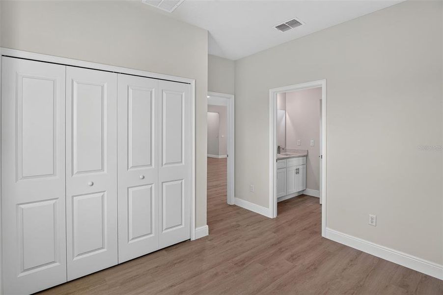 Spacious, unfurnished interior of a new home in , Ocala (Image 18).