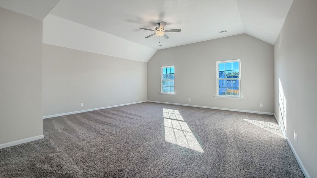 Spacious, unfurnished interior of a new home in Grand Reserve, Hinesville (Image 15).