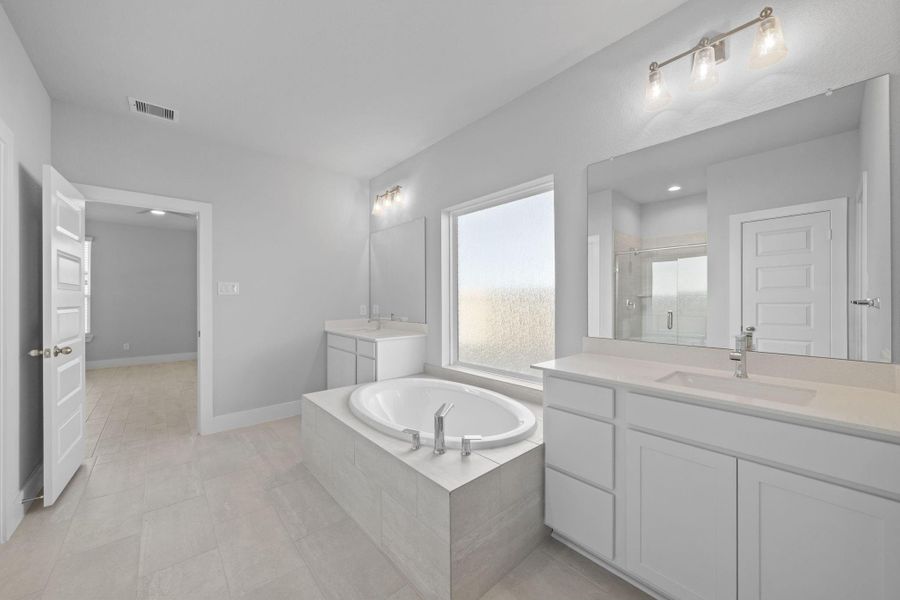 Furnished interior view inside a new home in Beacon Hill, Waller (Image 5).