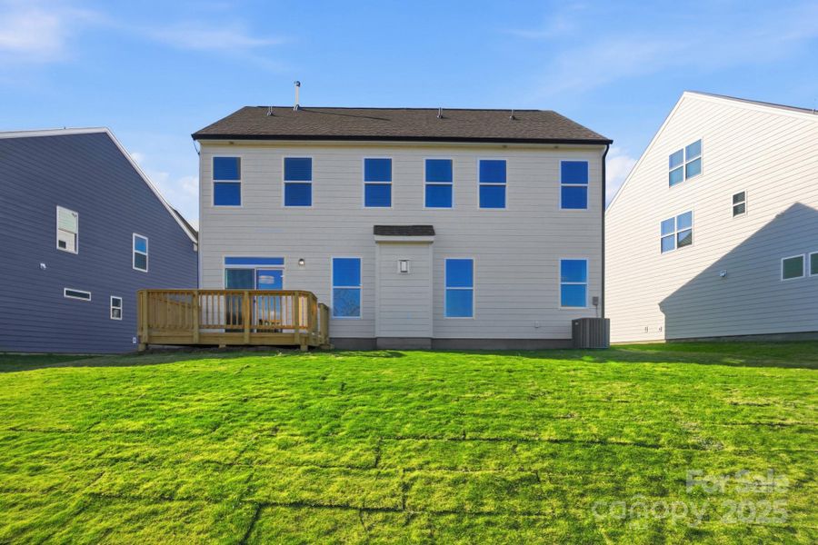 Exterior details and patio area of a home in Summerlin, Mooresville (Image 22).