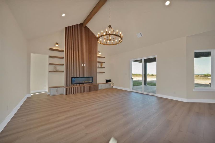 Spacious, unfurnished interior of a new home in , Weatherford (Image 29).