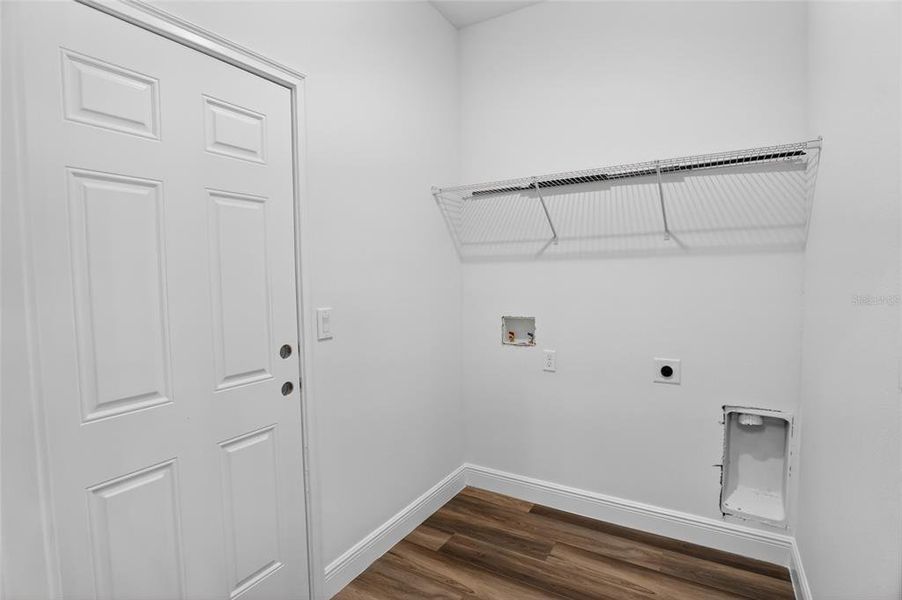 Spacious, unfurnished interior of a new home in , Citrus Springs (Image 21).