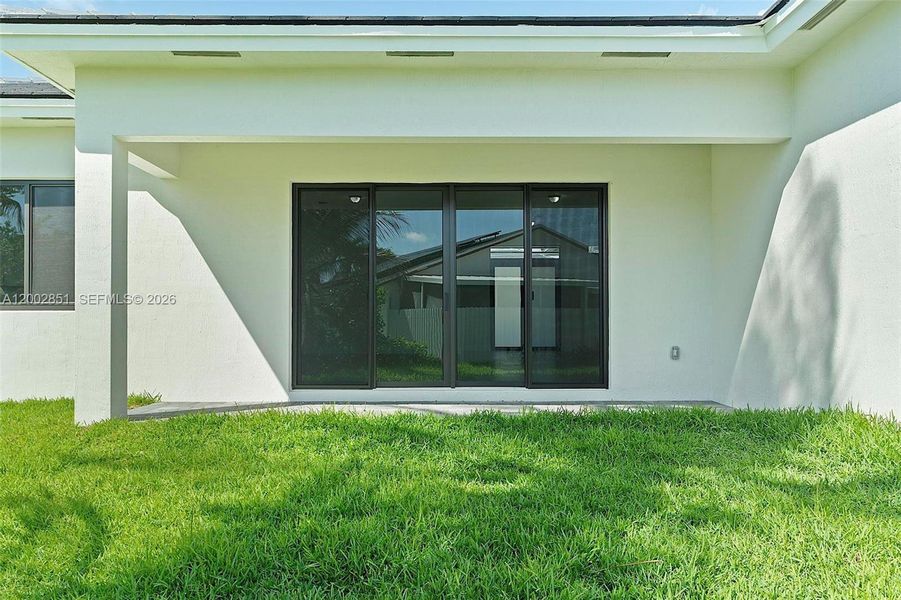Exterior details and patio area of a home in , Cutler Bay (Image 4).