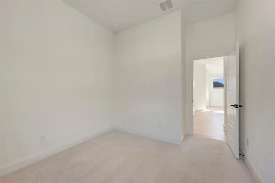 Spacious, unfurnished interior of a new home in Creekshaw – Classic, Royse City (Image 23).