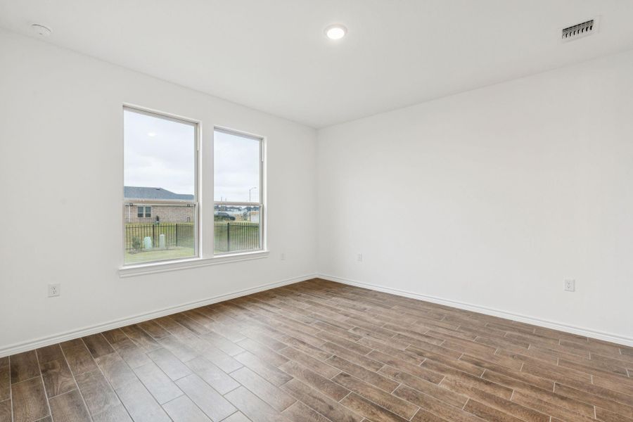 Spacious, unfurnished interior of a new home in Del Webb Fulshear, Fulshear (Image 24).