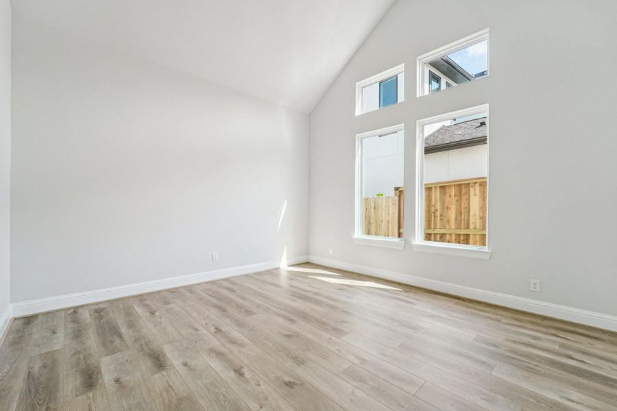 Spacious, unfurnished interior of a new home in Evergreen 70', Conroe (Image 34).