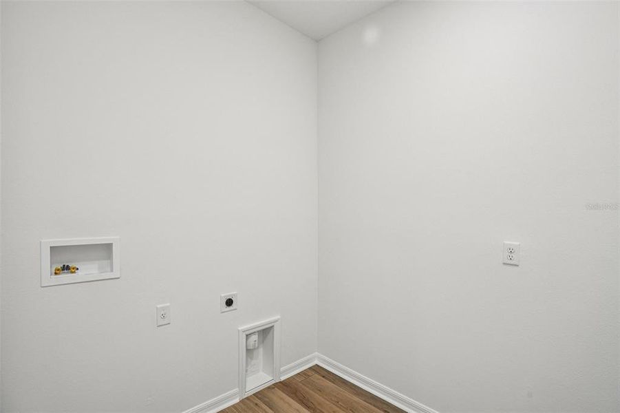 Spacious, unfurnished interior of a new home in Isla Mirada, San Antonio (Image 27).