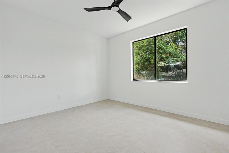Spacious, unfurnished interior of a new home in , Oakland Park (Image 45).