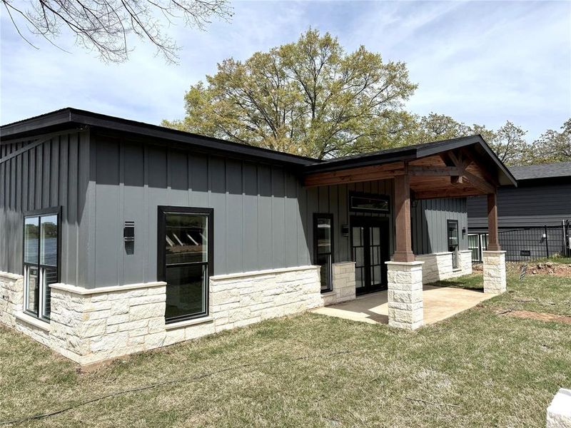Exterior details and patio area of a home in , Mabank (Image 16).