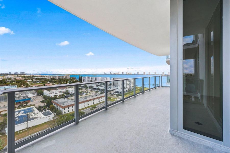 220 Lake Shore Drive - 25.jpg-SMALL 220 Lake Shore Drive - 25.jpg-SMALL
