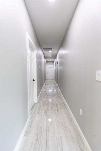 Spacious, unfurnished interior of a new home in , Walnut Springs (Image 20).