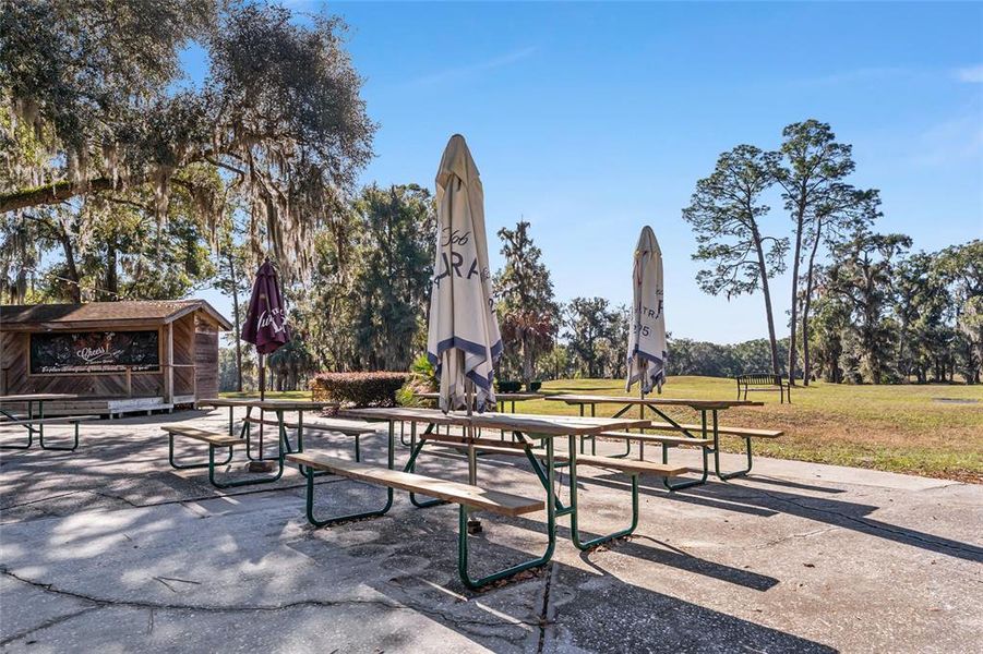Community amenities in , Dunnellon (Image 40).