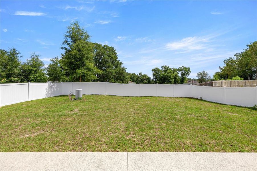 Exterior details and patio area of a home in , Ocala (Image 4).