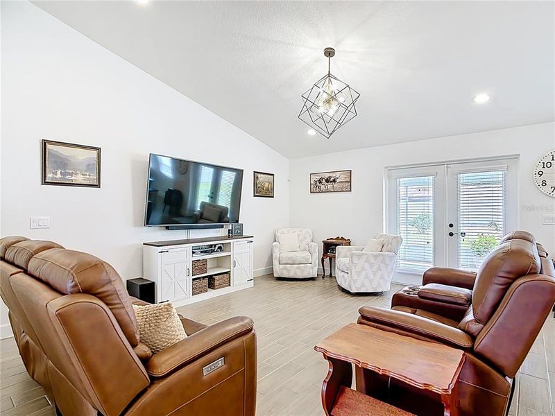 Furnished interior view inside a new home in , Bartow (Image 17).