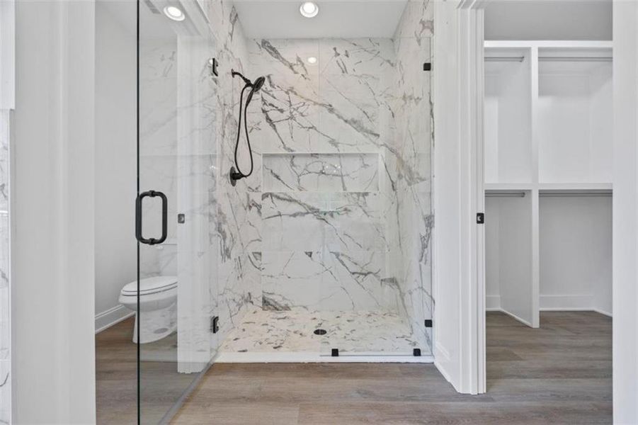 Furnished interior view inside a new home in , Monroe (Image 14).