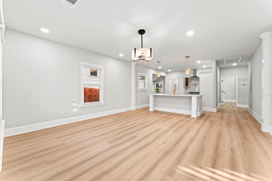 Spacious, unfurnished interior of a new home in , Atlanta (Image 28). Spacious, unfurnished interior of a new home in , Atlanta (Image 28).