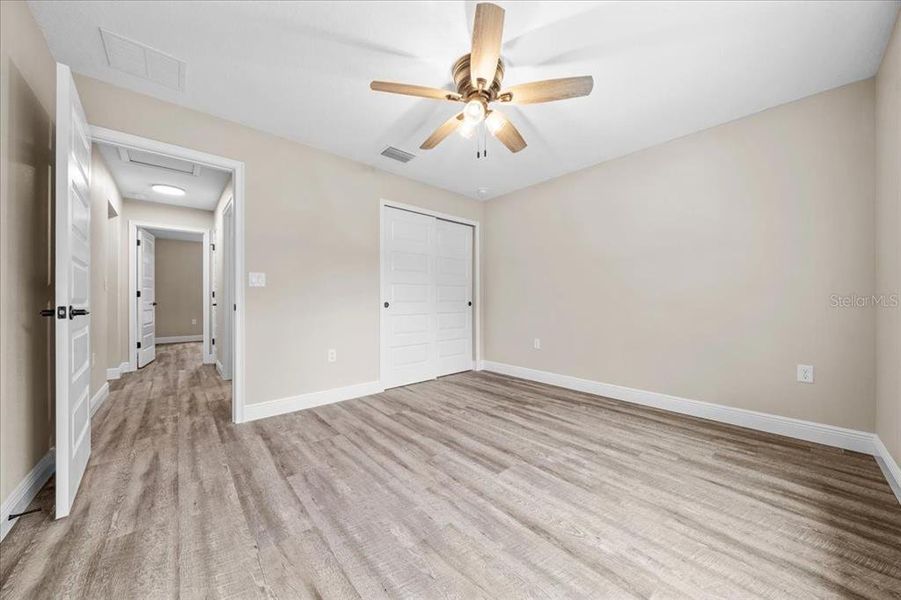 Spacious, unfurnished interior of a new home in , Dunnellon (Image 23).
