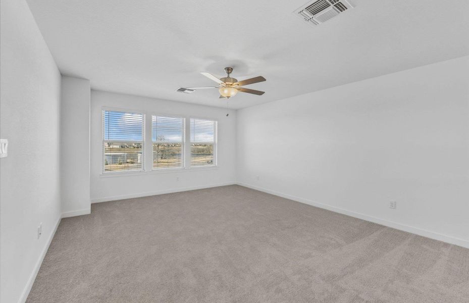 Spacious, unfurnished interior of a new home in Santa Rita Ranch, Liberty Hill (Image 18).