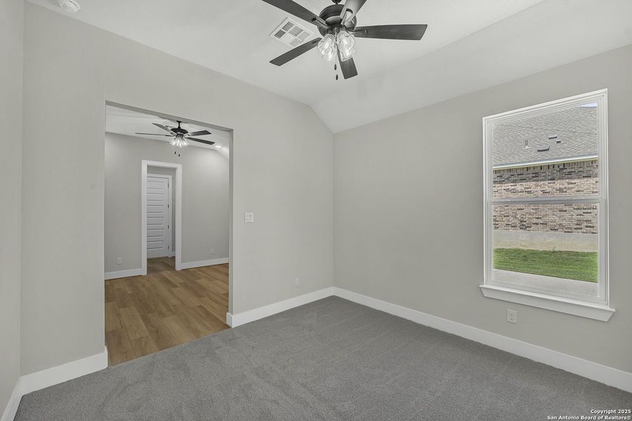 Spacious, unfurnished interior of a new home in Arbors at Fair Oaks, Fair Oaks Ranch (Image 34).