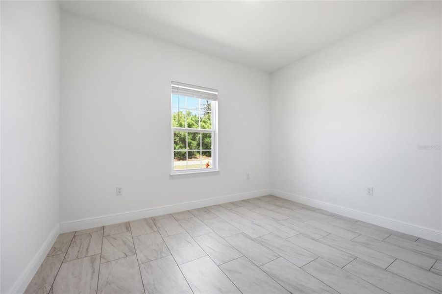 Spacious, unfurnished interior of a new home in , Ocala (Image 23).